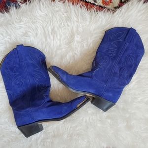 COWBOY BOOTS